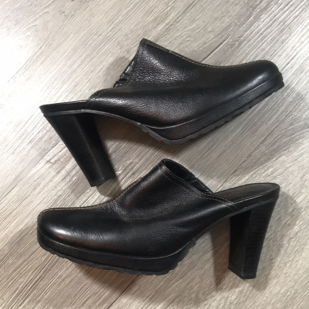 Enzo Angiolini “Felicity” Black Leather Stacked Heel Mules size 6‎